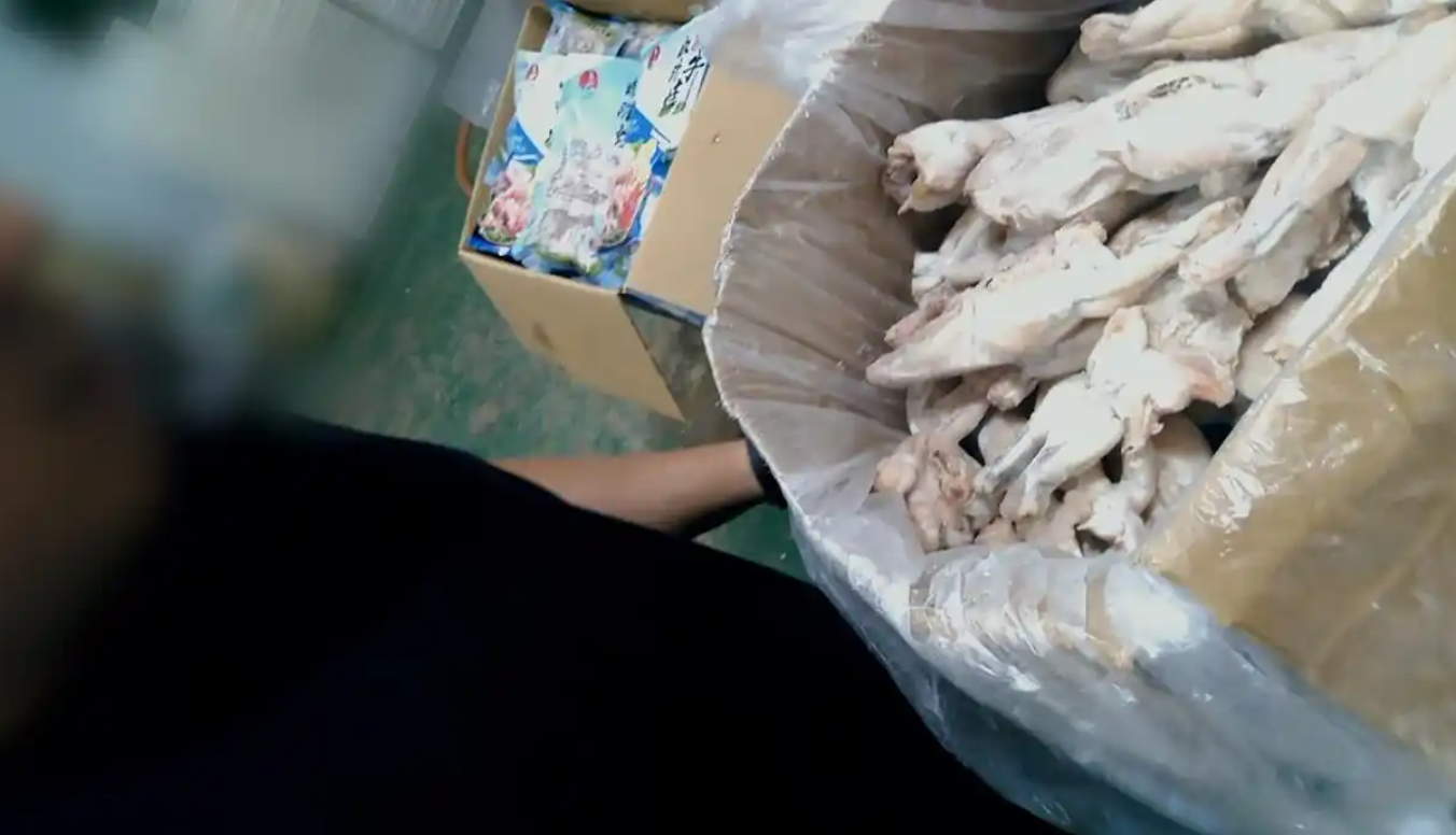 牛蛙养殖“抗生素”超量违规投放，为何难以禁止？澎湃新闻联合自然田暗访
